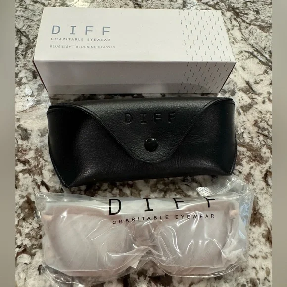 Diff MILA Blue Light Glasses ๐ - Picture 11 of 13